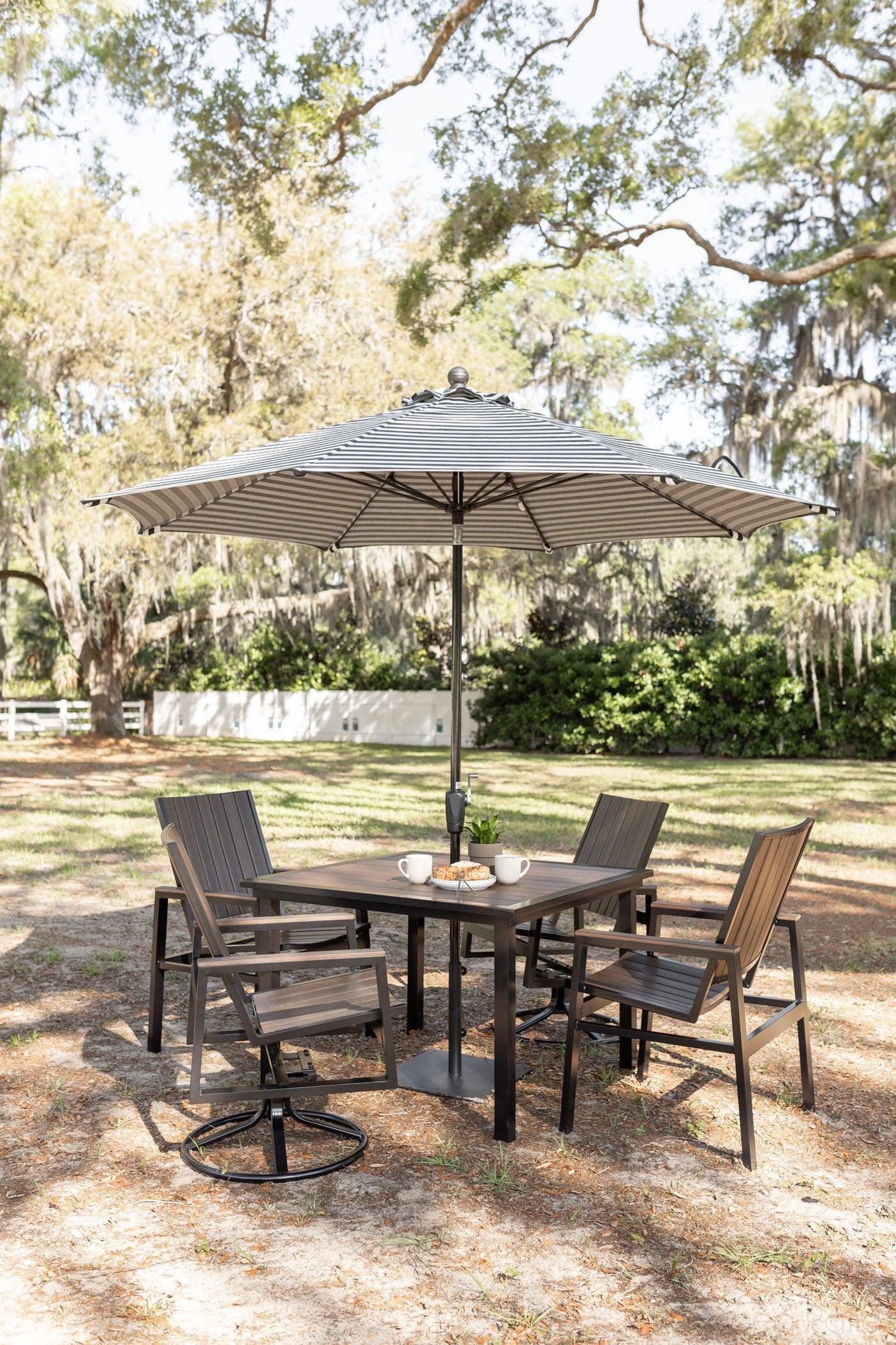 '-Berlin Gardens-Vida Poly Swivel Rocker Dining Chair-Pangaea Patio