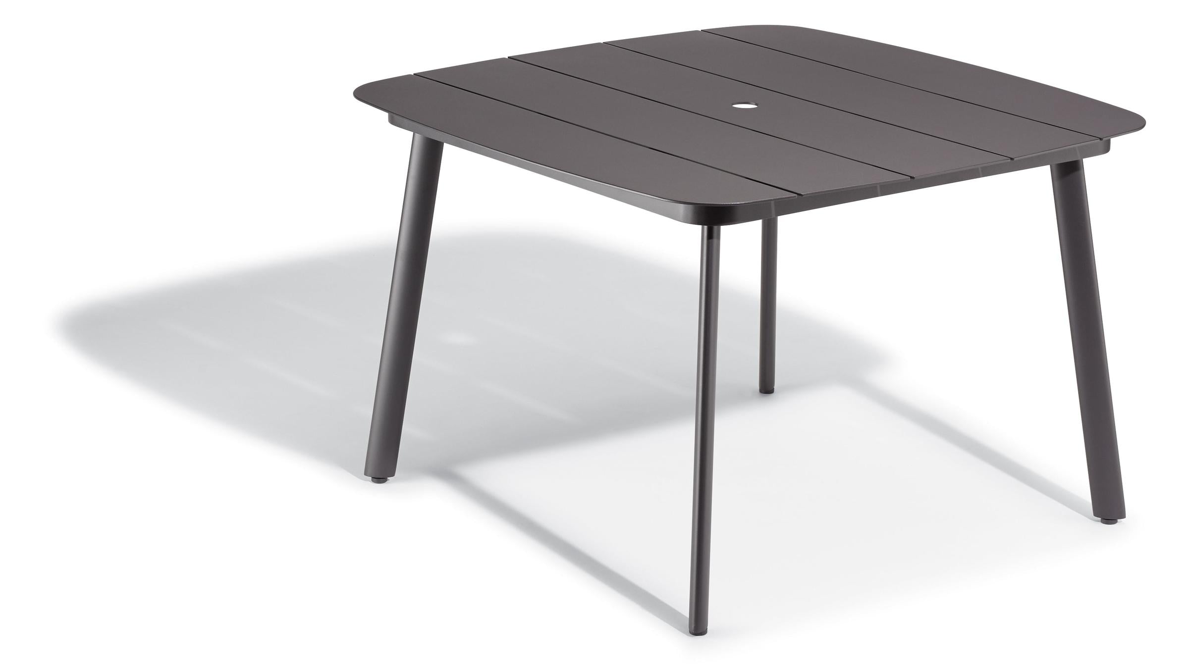 Eiland 45" Square Dining Table