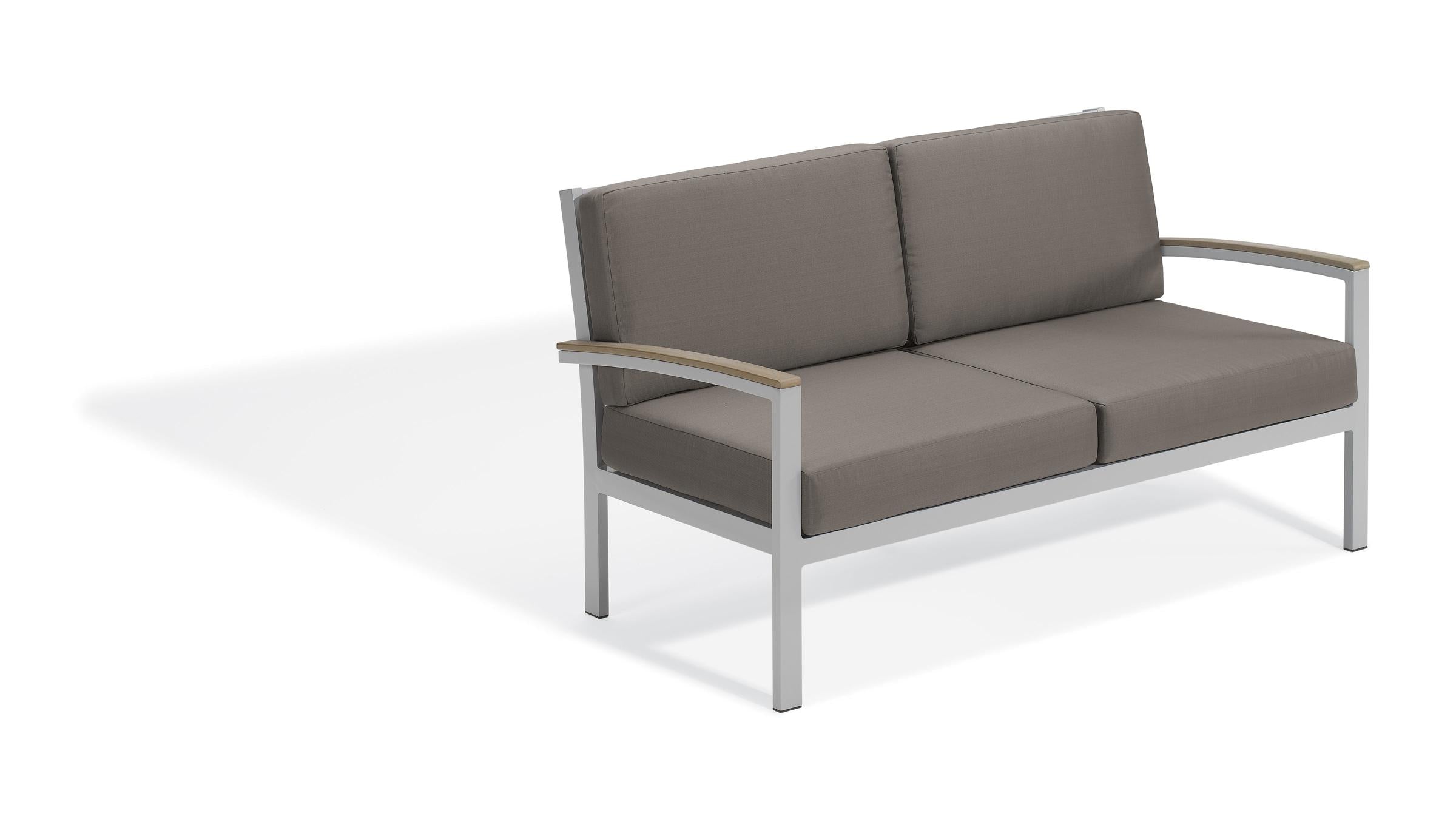 Travira Loveseat