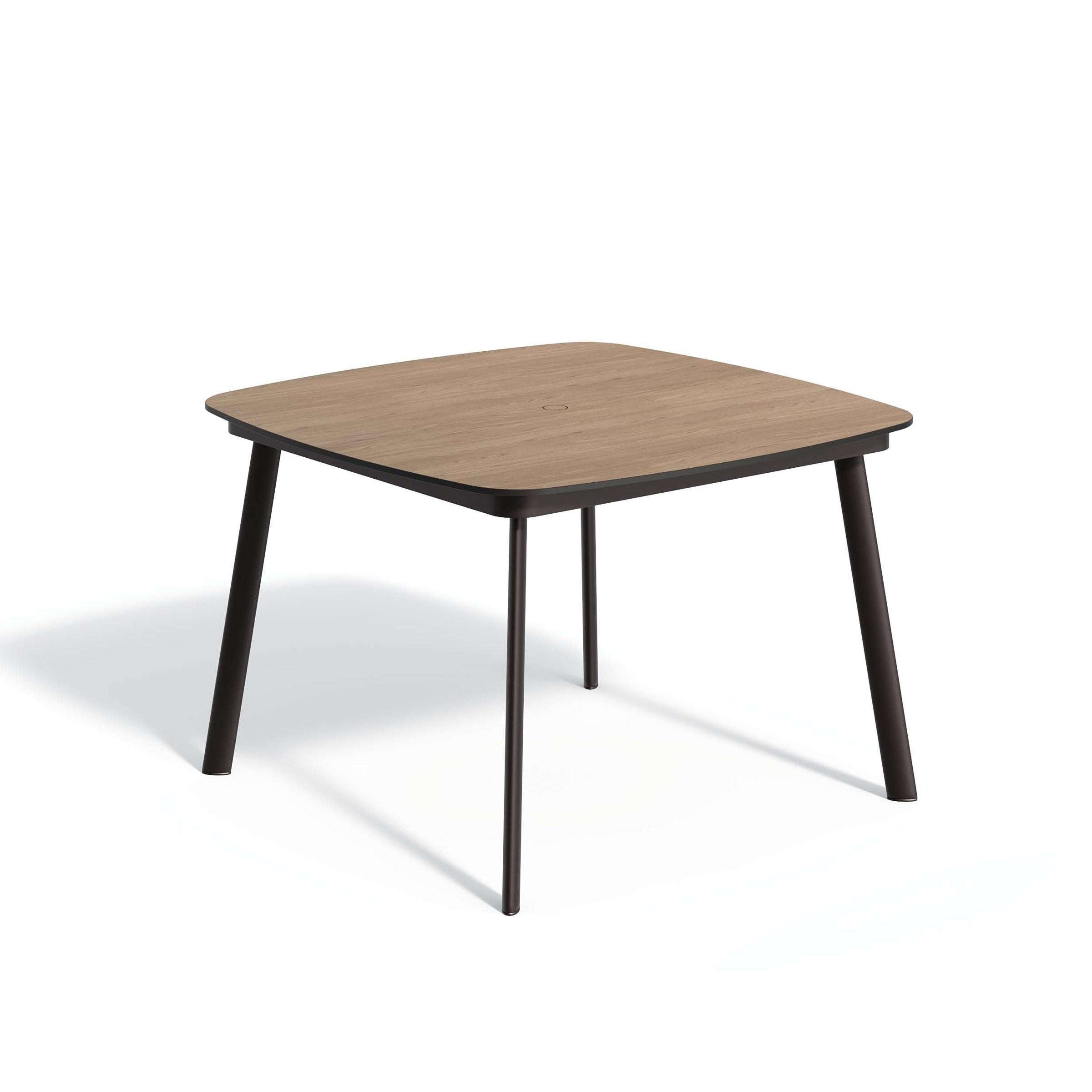 Eiland 45" Square Dining Table