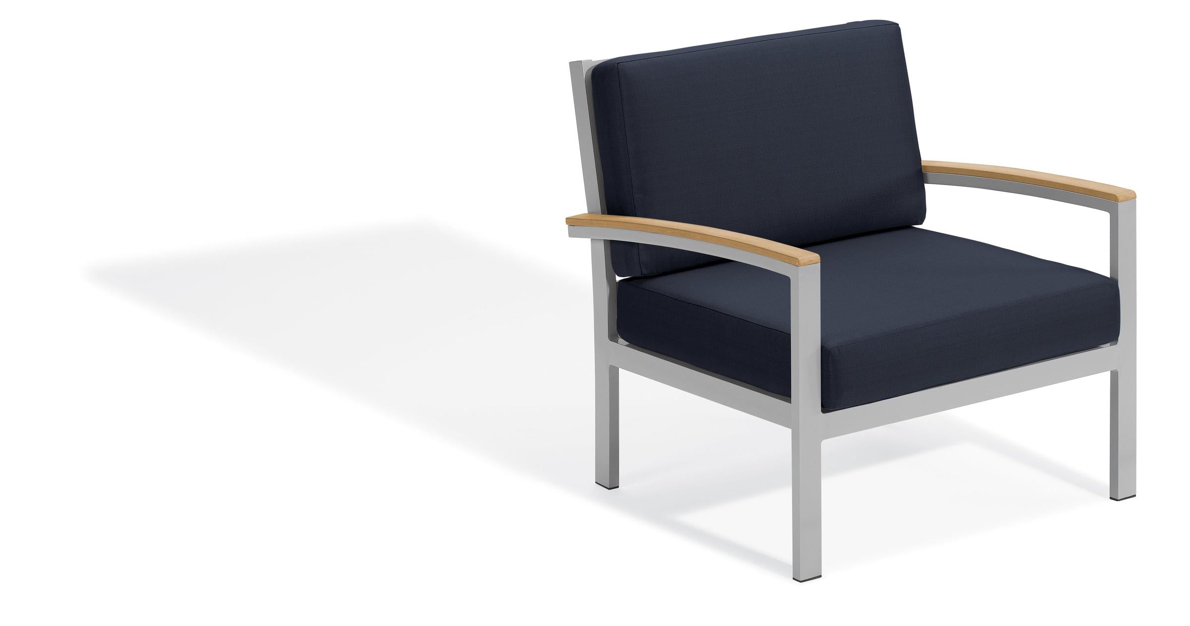 Travira Club Chair