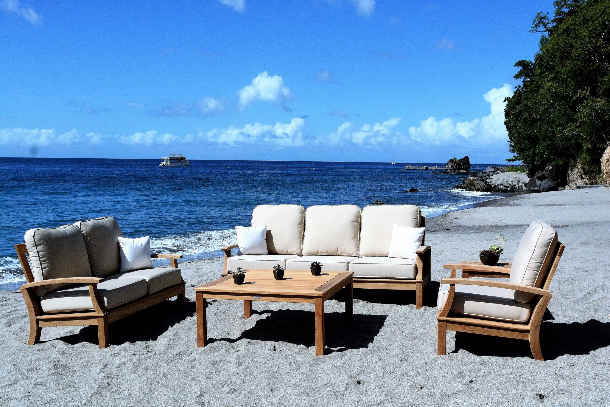 Three Birds Casual Monterey