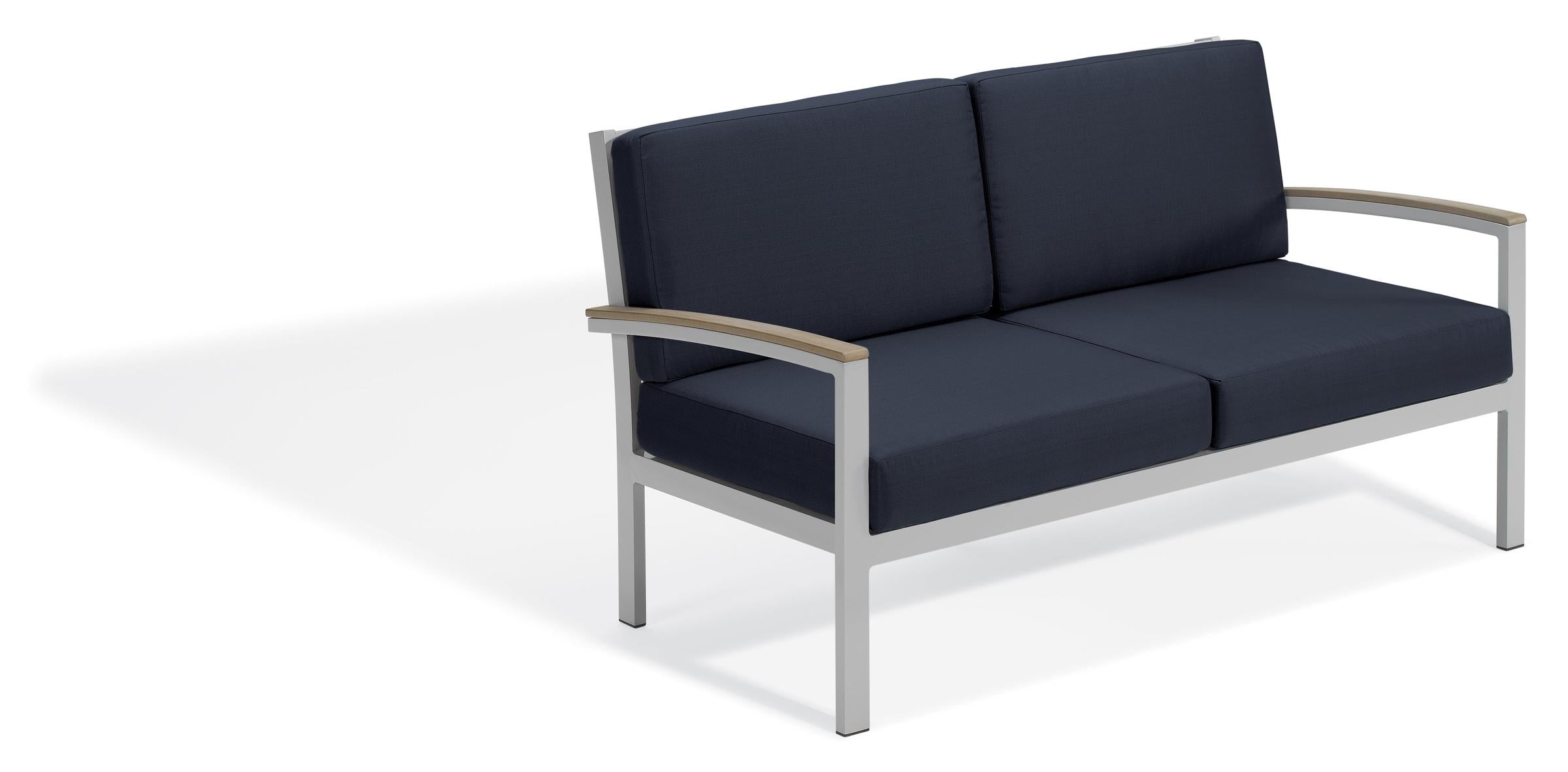 Travira Loveseat