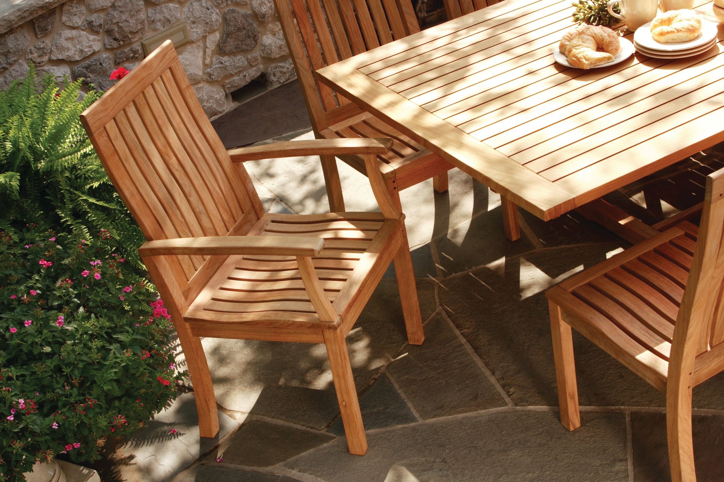 Three Birds Casual Monterey