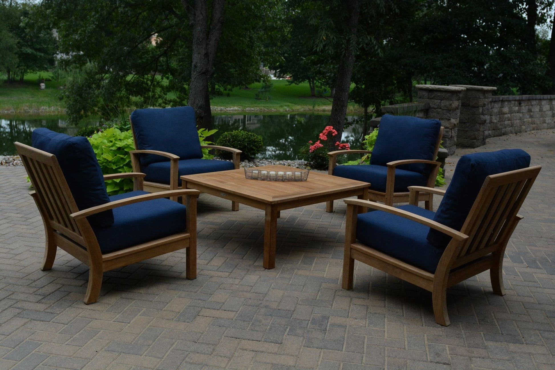 Three Birds Casual St.+Lucia