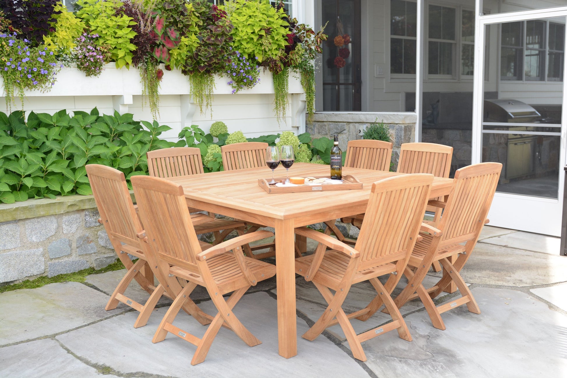 Three Birds Casual Newport