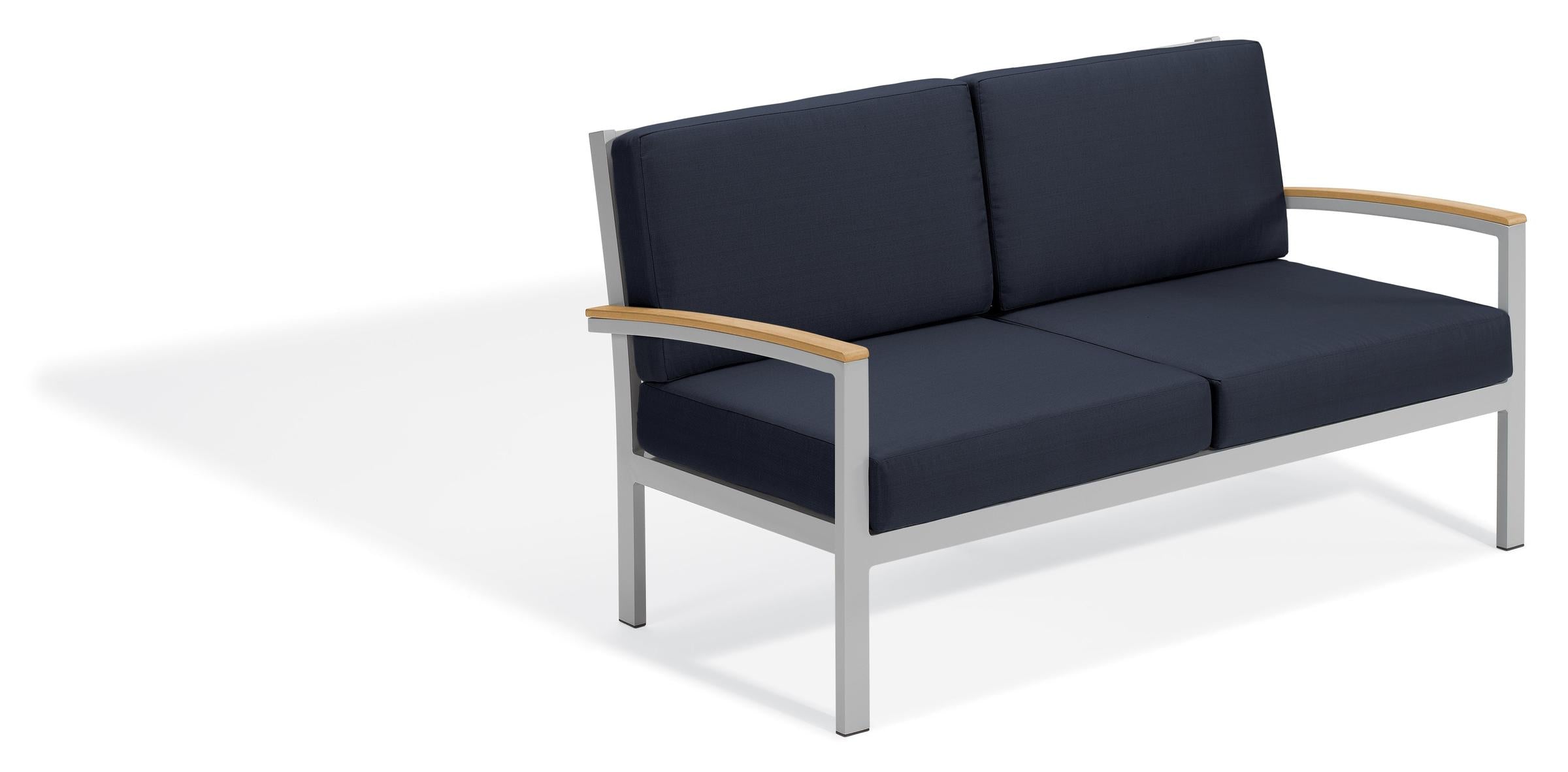 Travira Loveseat
