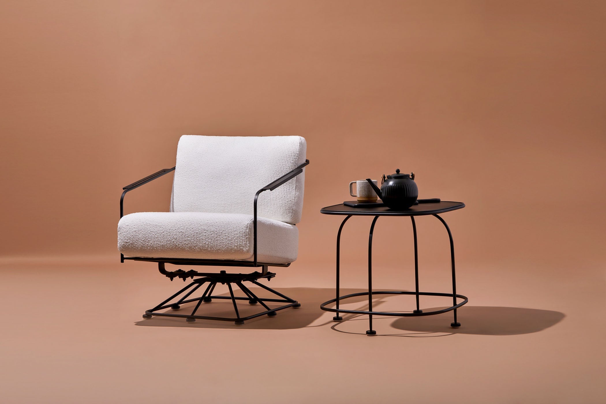 -Woodard-Reed Swivel Lounge Chair-Pangaea Patio